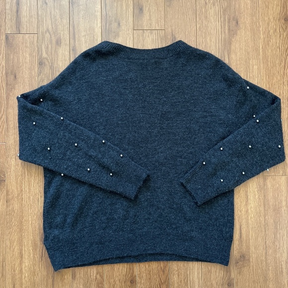 H&M Pearl Sweater - Picture 5 of 5